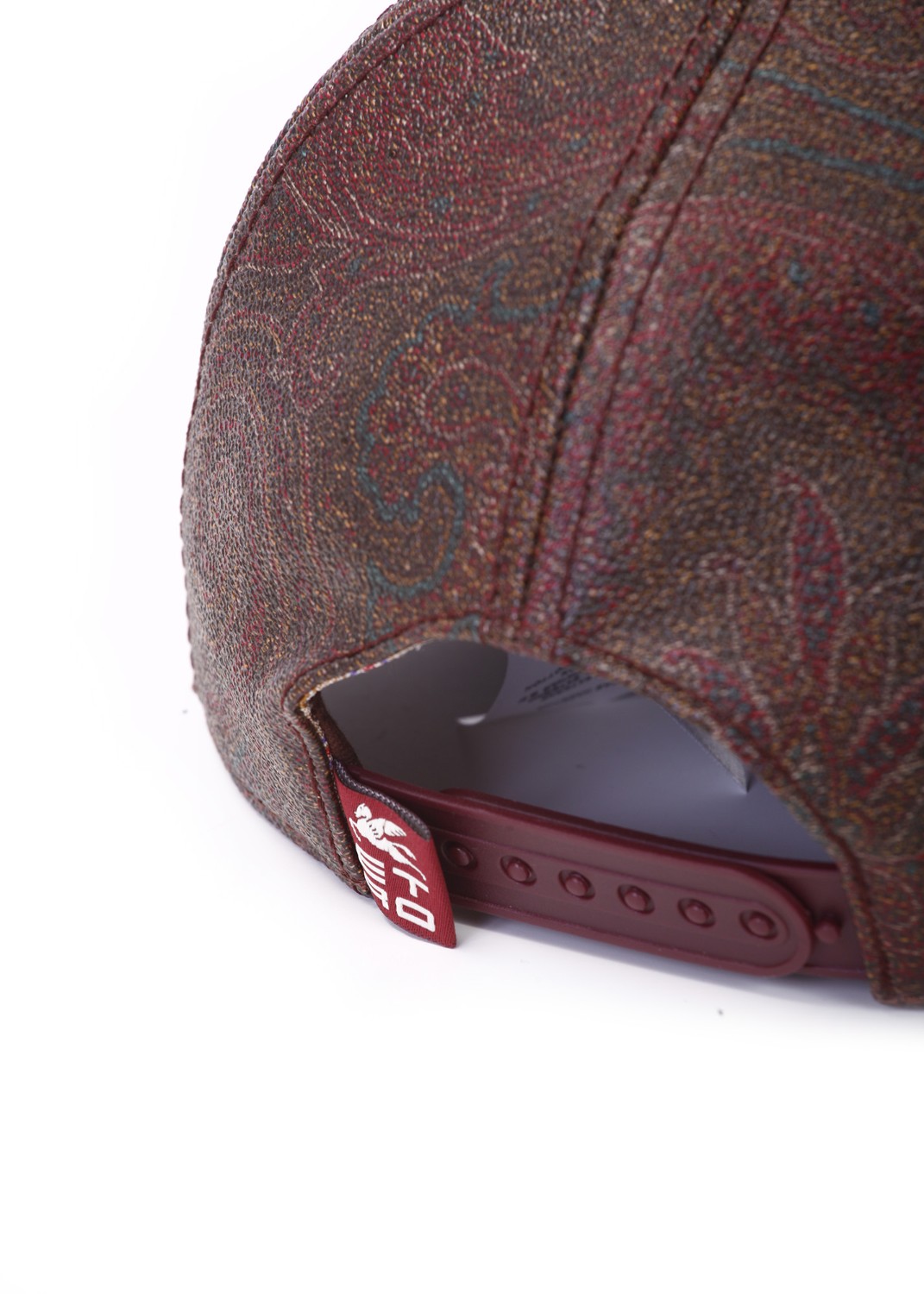 shop ETRO  Cappello: Etro cappello baseball realizzato nell'iconico tessuto Paisley jacquard e arricchito dal logo con Pegaso ricamati a filo. 
Tessuto di cotone Paisley jacquard spalmato con grana opaca e doppiato in tela
Made in Italy.. 14354 1728-0600 number 4630682